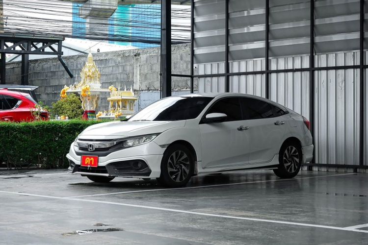 Honda Civic 2017 1.8 EL i-VTEC Sedan เบนซิน ไม่ติดแก๊ส เกียร์อัตโนมัติ ขาว