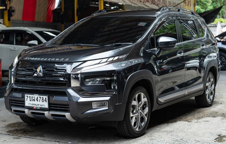 รถ Mitsubishi Xpander Cross 1.6 HEV สี เทา