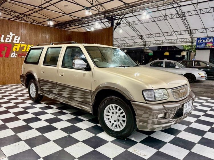 รถ Isuzu Adventure รุ่นย่อยอื่นๆ สี น้ำตาล