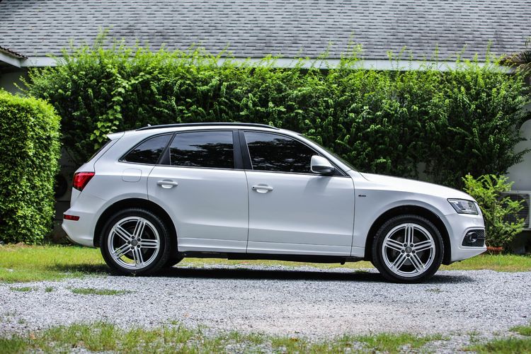 Audi Audi Q5 2012 2.0 TFSI Quattro 4WD Sedan เบนซิน ไม่ติดแก๊ส เกียร์อัตโนมัติ ขาว รูปที่ 3