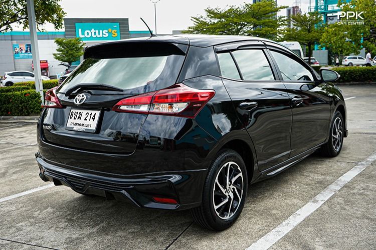 Toyota Yaris 2022 1.2 Sport Sedan เบนซิน ไม่ติดแก๊ส เกียร์อัตโนมัติ ดำ รูปที่ 4