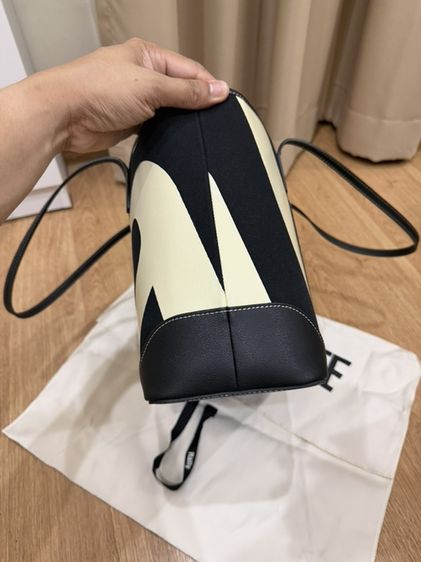 Rally Tote Bag กระเป๋า Tote Rally Movement ลายครีม-ดำ พร้อมถุงผ้า รูปที่ 4