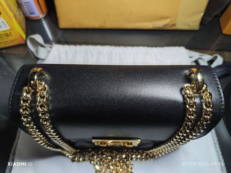 กระเป๋า CHARLES & KEITH ของแท้100%ซื้อที่ช๊อปไทย รุ่นQuilted Push-Lock Shoulder Bag รูปที่ 5