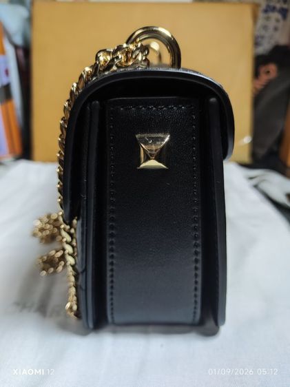 กระเป๋า CHARLES & KEITH ของแท้100%ซื้อที่ช๊อปไทย รุ่นQuilted Push-Lock Shoulder Bag รูปที่ 8