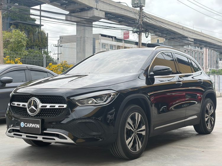 รถ Mercedes-Benz GLA-Class GLA200 สี ดำ