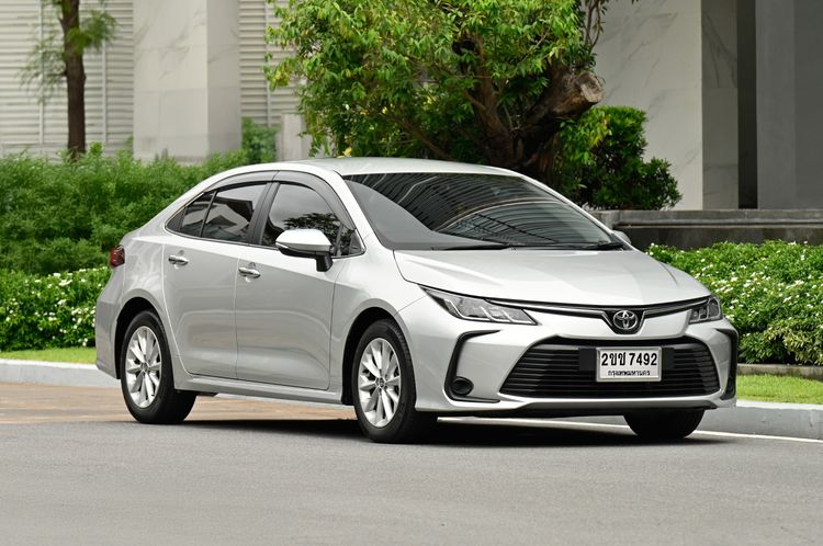 Toyota Corolla 2021 1.6 Sedan เบนซิน ไม่ติดแก๊ส เกียร์อัตโนมัติ บรอนซ์เงิน รูปที่ 2