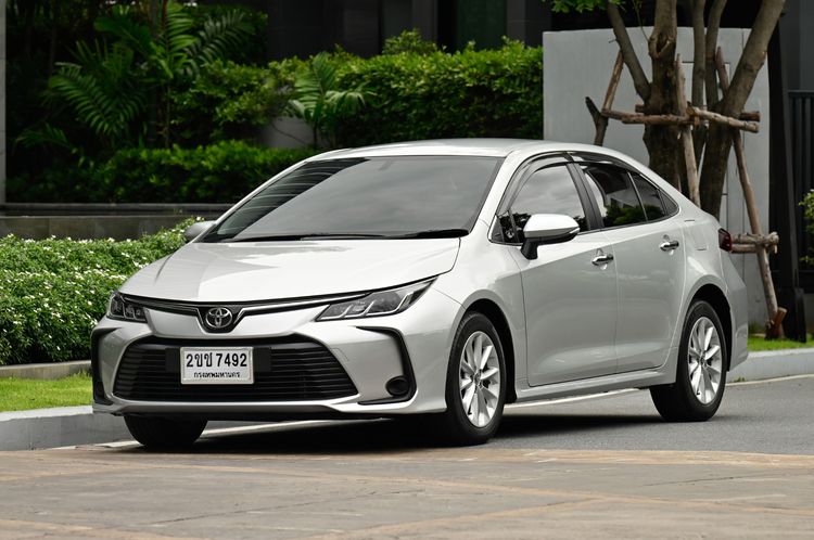 Toyota Corolla 2021 1.6 Sedan เบนซิน ไม่ติดแก๊ส เกียร์อัตโนมัติ บรอนซ์เงิน