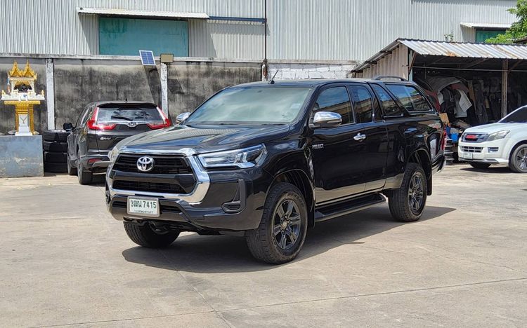 รถ Toyota Hilux Revo Smart Cab 2.4 Mid Prerunner สี ดำ