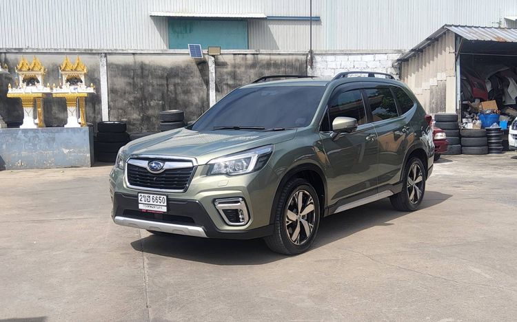 รถ Subaru Forester 2.0 i-S EyeSight สี เขียว