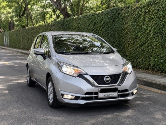 รถ Nissan Note 1.2 VL สี บรอนซ์เงิน