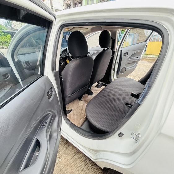 Mitsubishi Mirage 2015 1.2 GL Sedan เบนซิน ไม่ติดแก๊ส เกียร์ธรรมดา ขาว รูปที่ 2