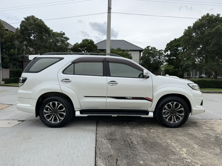 Toyota Fortuner 2015 3.0 TRD Sportivo III 4WD Utility-car ดีเซล ไม่ติดแก๊ส เกียร์อัตโนมัติ ขาว รูปที่ 3
