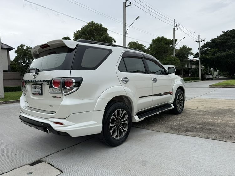 Toyota Fortuner 2015 3.0 TRD Sportivo III 4WD Utility-car ดีเซล ไม่ติดแก๊ส เกียร์อัตโนมัติ ขาว รูปที่ 4