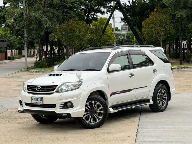 Toyota Fortuner 2015 3.0 TRD Sportivo III 4WD Utility-car ดีเซล ไม่ติดแก๊ส เกียร์อัตโนมัติ ขาว