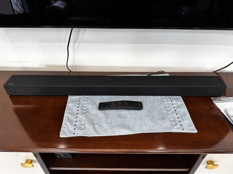 ลำโพงแยกชิ้น และซับวูฟเฟอร์ ลำโพงซาวด์บาร์ (Soundbar) ยี่ห้อ Samsung รุ่น HW-A450/XT