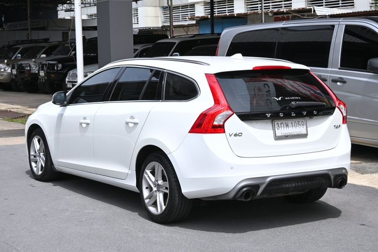 Volvo V60 2014 1.6 Drive Sedan เบนซิน ไม่ติดแก๊ส เกียร์อัตโนมัติ ขาว รูปที่ 3
