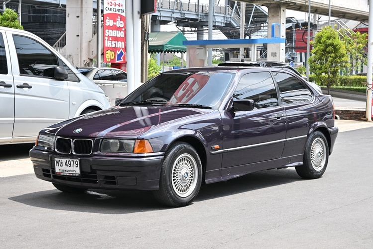 รถ BMW Series 3 316i สี น้ำเงิน