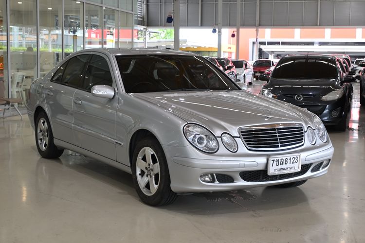 รถ Mercedes-Benz E-Class E220 CDI สี บรอนซ์เงิน