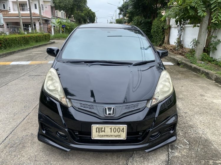 รถ Honda Jazz 1.5 V สี ดำ