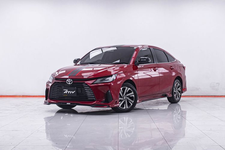 รถ Toyota Yaris ATIV 1.2 Premium Luxury สี แดง