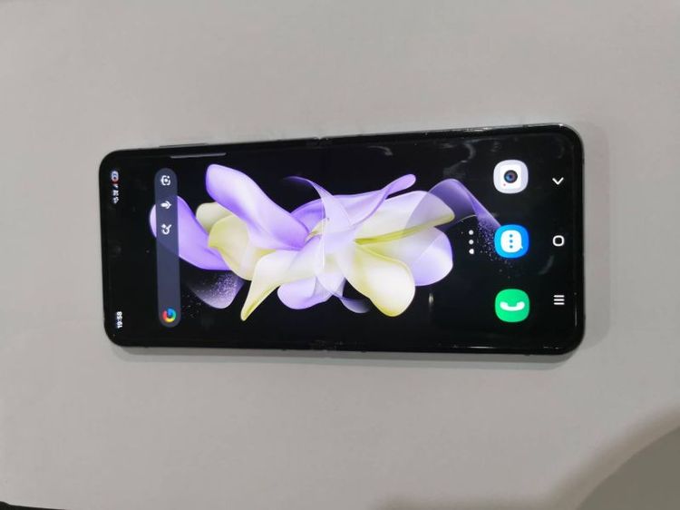 Galaxy Z Flip 4 256 GB Samsung Galaxy z filp4 มือ2