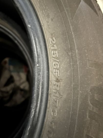 ยาง kumho ติดรถ staria 215 65 17 สภาพดี