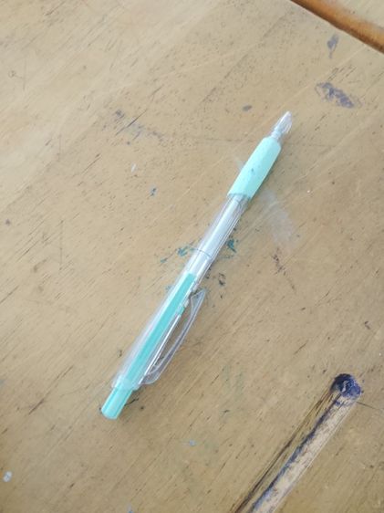 ปากกาน้ำเงินเข้มสีฟ้า