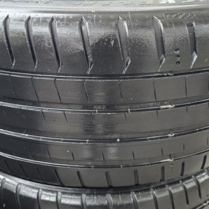 235​ 45​ ZR18 Michelin Pilot Sport5 รองรับความเร็วสูง​ปี24 สวยดอกเต็ม​ นุ่มเงียบ พร้อมใช้อีกนาน​ ยางลงพื้นปลายปี​ 24 ชุด​4เส้น​ 5,800​ บาท