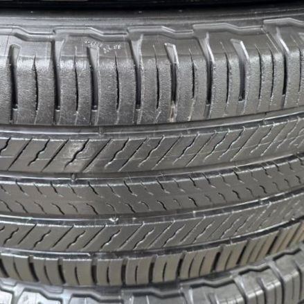 ยางCRV 235​ 65R17​ ปี23 Michelin Primacy​ SUV​ Plus​ ไม่ปะ​ สวยจัดๆ​น้องๆยางใหม่ ขนเชื่อมร่องยาง​ ตุ่มมุมยาง​ ครบๆ วิ่งน้อย ดอกเต็ม​ นุ่มเงียบสุดๆ​ รูปที่ 3