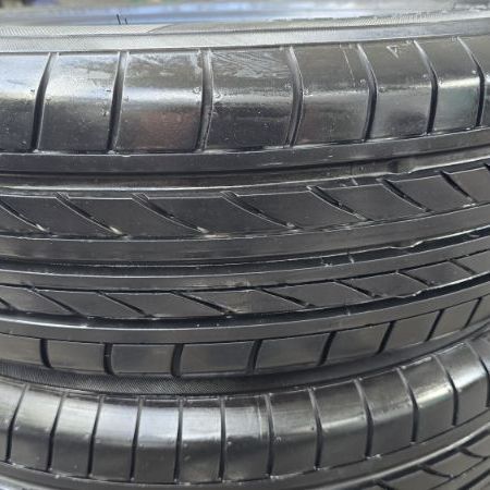 175​ 65 15 YOKOHAMA​ Bluearth E50 ลงพื้นปี25​ ดอกเต็มๆ​ ​น้องๆยางใหม่​ สวย​จัด​ ขนเชื่อมร่องยางอยู่ครับๆ นุ่มเงียบ​สุดๆ พร้อมใช้อีกนาน​