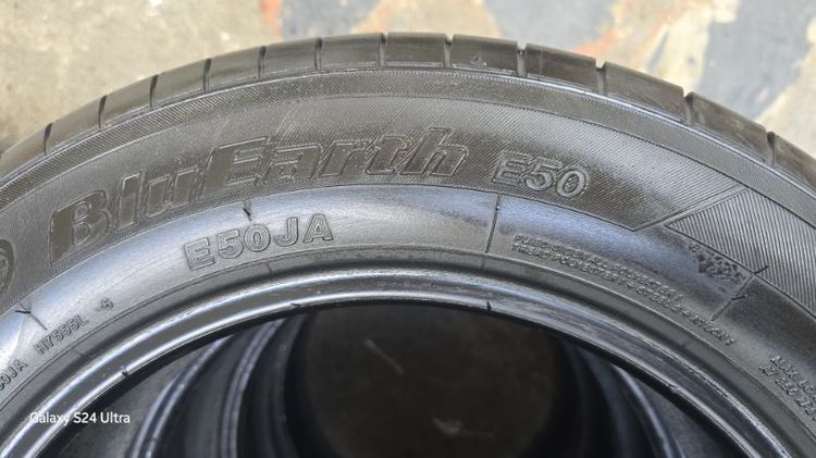 175​ 65 15 YOKOHAMA​ Bluearth E50 ลงพื้นปี25​ ดอกเต็มๆ​ ​น้องๆยางใหม่​ สวย​จัด​ ขนเชื่อมร่องยางอยู่ครับๆ นุ่มเงียบ​สุดๆ พร้อมใช้อีกนาน​ รูปที่ 7