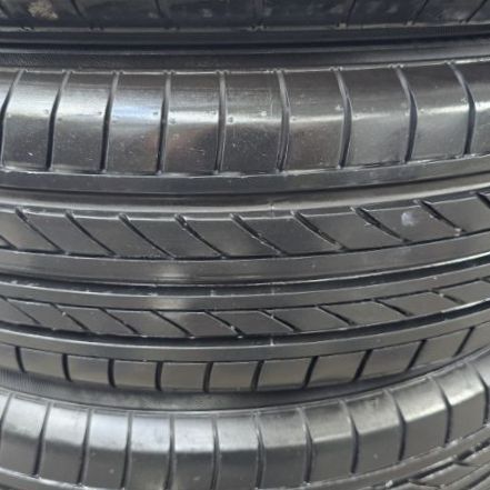 175​ 65 15 YOKOHAMA​ Bluearth E50 ลงพื้นปี25​ ดอกเต็มๆ​ ​น้องๆยางใหม่​ สวย​จัด​ ขนเชื่อมร่องยางอยู่ครับๆ นุ่มเงียบ​สุดๆ พร้อมใช้อีกนาน​ รูปที่ 2