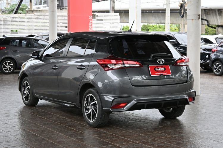 Toyota Yaris 2021 1.2 Sport Hatchback Sedan เบนซิน ไม่ติดแก๊ส เกียร์อัตโนมัติ เทา รูปที่ 4