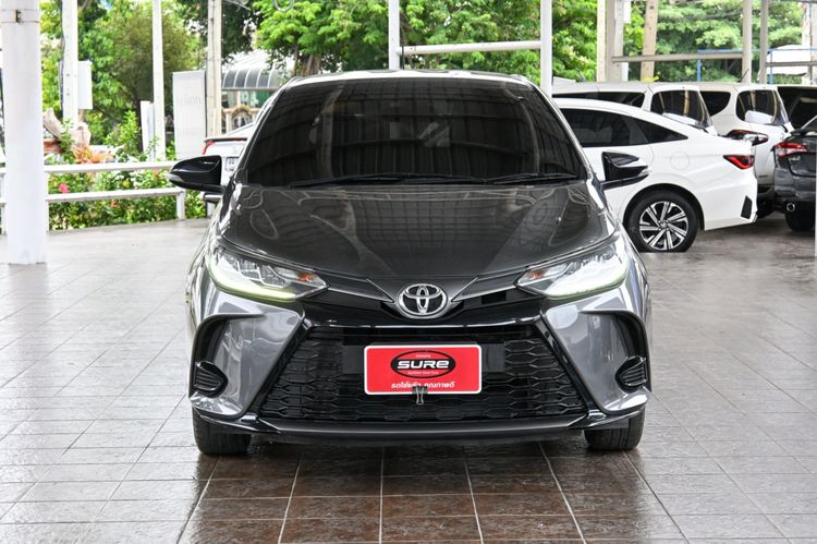 Toyota Yaris 2021 1.2 Sport Hatchback Sedan เบนซิน ไม่ติดแก๊ส เกียร์อัตโนมัติ เทา รูปที่ 2