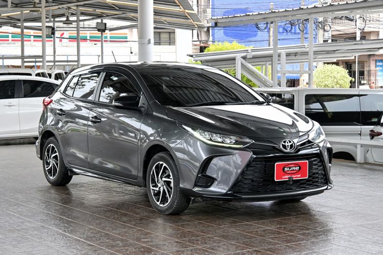Toyota Yaris 2021 1.2 Sport Hatchback Sedan เบนซิน ไม่ติดแก๊ส เกียร์อัตโนมัติ เทา รูปที่ 3