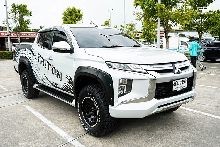 Mitsubishi Triton 2019 2.4 GLS Plus Pickup ดีเซล ไม่ติดแก๊ส เกียร์ธรรมดา ขาว รูปที่ 3