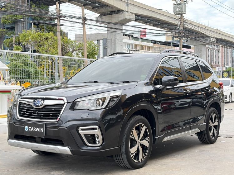 รถ Subaru Forester 2.0 i-S สี เทา