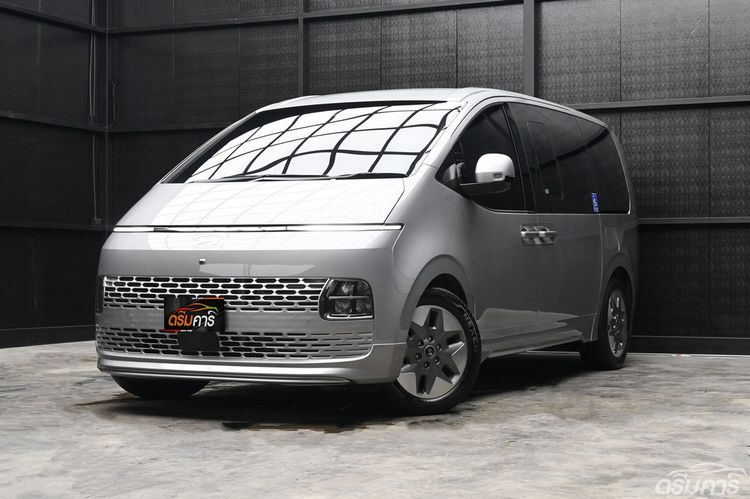 Hyundai Staria 2025 2.2 S Van ดีเซล ไม่ติดแก๊ส เกียร์อัตโนมัติ บรอนซ์เงิน