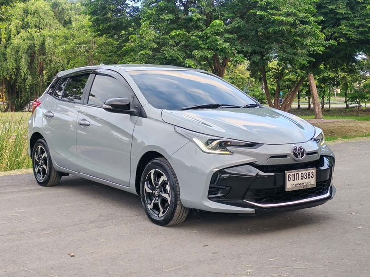 รถ Toyota Yaris 1.2 Premium สี เทา