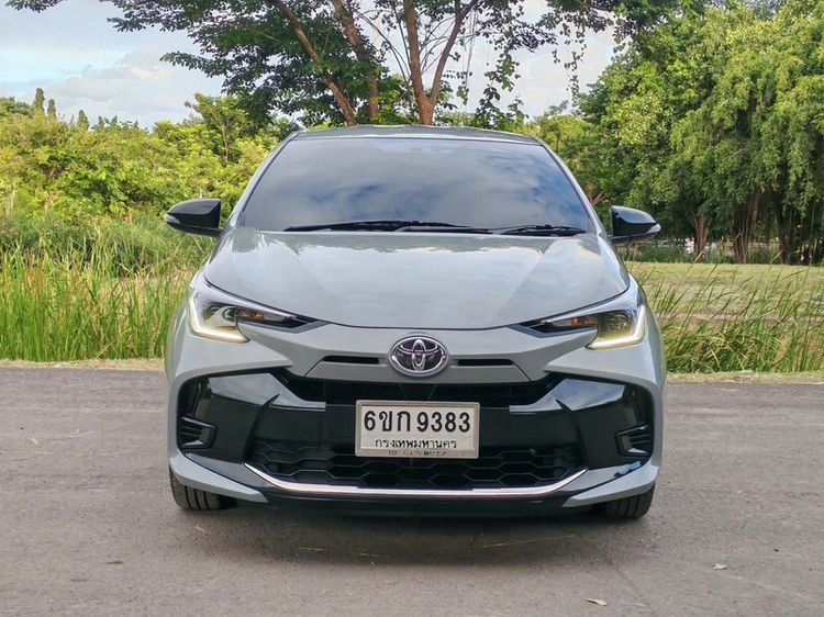 Toyota Yaris 2023 1.2 Premium Sedan เบนซิน ไม่ติดแก๊ส เกียร์อัตโนมัติ เทา รูปที่ 2