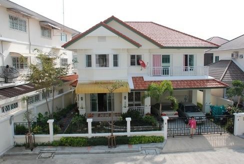 อื่นๆ ตกแต่งครบ สร้างเสร็จก่อน 2010 ขายบ้านเดี่ยว ม.อลิชา3 โซนใกล้สระว่ายน้ำ ซอยพุทธบูชา 36 ถนนพุทธบูชา บางมด ทุ่งครุ ประชาอุทิศ ใกล้มหาลัยเทคโนโลยีพระจอมเกล้าธนบุรี (ม.บางมด )