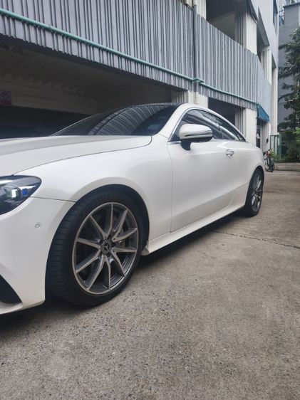 Mercedes-Benz E-Class 2018 E300 Sedan เบนซิน ไม่ติดแก๊ส เกียร์อัตโนมัติ ขาว รูปที่ 2