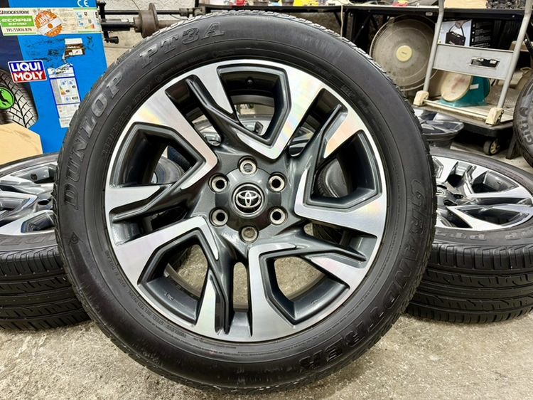 20" ล้อแม็ก TOYOTA LEGENDER ขอบ 20” สภาพสวยสีเดิมยาง DUNLOP 265-50R20 ปึ 22