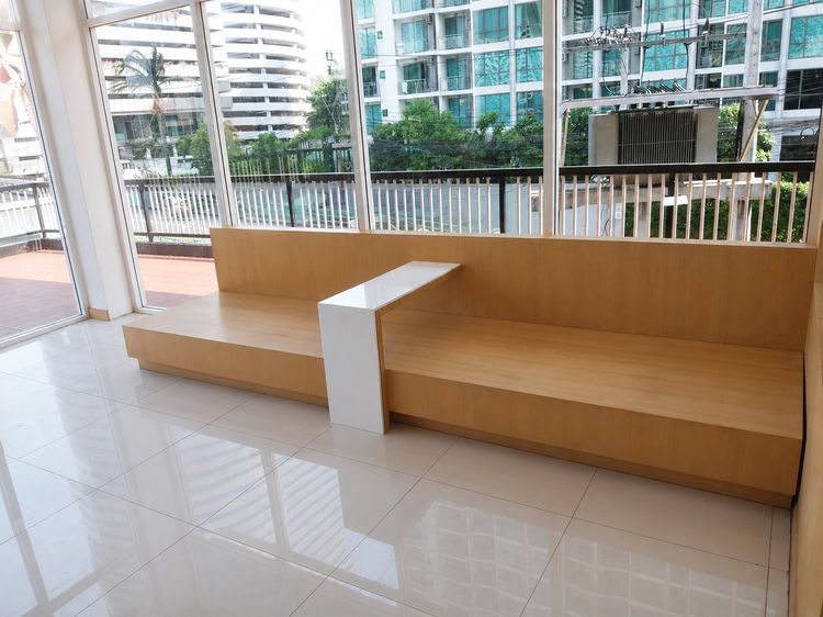 📍 พร้อมพงษ์  พื้นที่ให้เช่า ชั้น 2  ชั้นลอย  พื้นที่ใช้สอย 165 ตรม  สำหรับ Office Studio Showroom Business  2nd Floor Mezzan