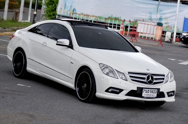Mercedes-Benz E-Class 2011 E200 CGI Sedan เบนซิน ไม่ติดแก๊ส เกียร์อัตโนมัติ ขาว รูปที่ 3