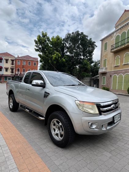 รถ Ford Ranger 2.2 Hi-Rider XLT สี บรอนซ์เงิน