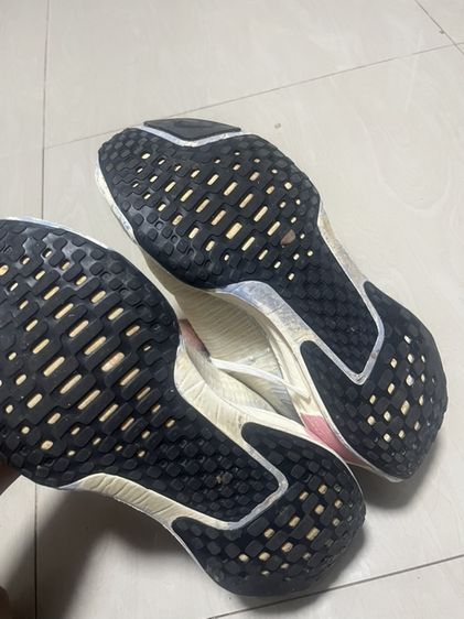 รองเท้าวิ่ง nike รูปที่ 4