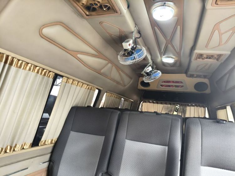Toyota Hiace 2002 2.8 GL Van ดีเซล เกียร์ธรรมดา เทา รูปที่ 4