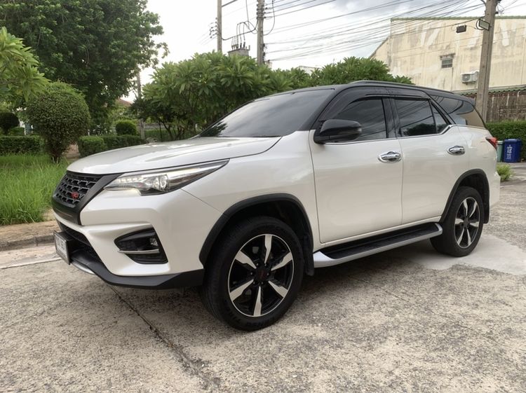 Toyota Fortuner 2019 2.8 TRD Sportivo 4WD Utility-car ดีเซล ไม่ติดแก๊ส เกียร์อัตโนมัติ ขาว รูปที่ 3