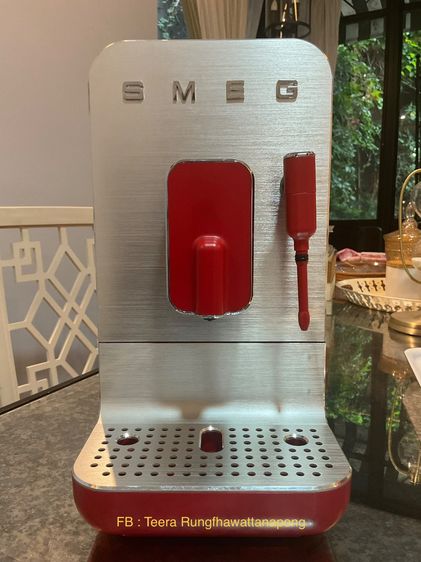 เครื่องชงกาแฟอัตโนมัติ Smeg Automatic Coffee Machine BCC02 (สีแดง)